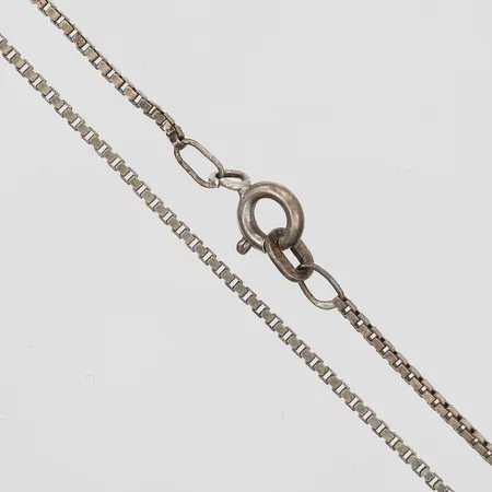 Kedja, Venezia, längd: 61 cm, bredd: 1 mm, slitage, 925/1000 silver. Vikt: 4,6 g