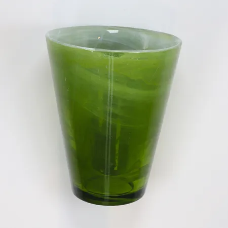 Ett glas, höjd ca 11cm, okänd tillverkare