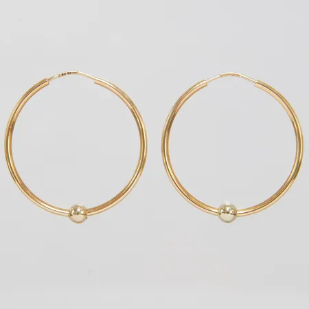 Örhängen, creoler, Ø27,5+28mm, bredd: 1,5mm, något skeva, löstagbara kulor, 18K Vikt: 2,1 g
