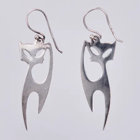 Ett par örhängen, längd ca 46mm, bredd ca 13mm, 925/1000 silver Vikt: 2,3 g