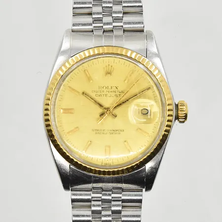Herrur Rolex Datejust, boett Ø36 mm, stål/guld, automat, datum, refnr 16013, serienr 6671152, cal 3035, boettnr 16000, årsmodell ca 1981, repigt plexiglas, eftermonterad jubileelänk i stål, refnr 62510H/R12, 555B, länk ej komplett/saknar fjäderpinne vid viklås, slapp länk, behov av service, fungerade vid testtillfället, inga tillbehör.
