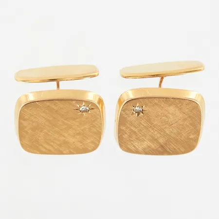 Ett par manschettknappar med stenar, 18x18mm, repor, 18K Vikt: 10,1 g