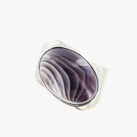 Ring stl 17½, bredd 5-14mm, brun och vit sten, skev skena, silver 925/1000. Vikt: 11,1 g
