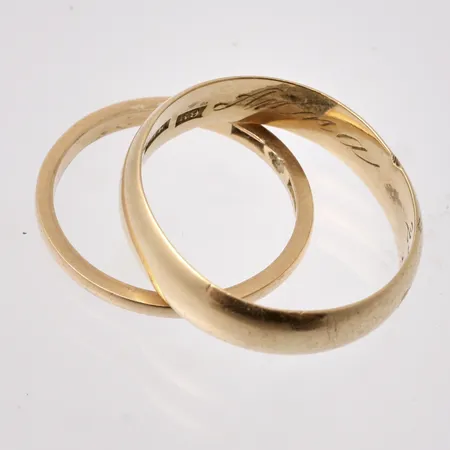 Diverse defekt guld, 18K, vikt 9,09g.