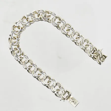 Armband Bismarck, längd 19½ cm, bredd 10 mm, säkerhetskedja saknas, silver. Vikt: 28,7 g