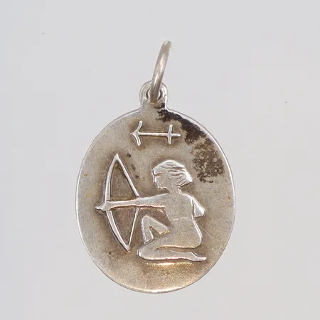 Hänge Stjärntecken: Skytten 14x23mm, ostämplat silver  Vikt: 2 g