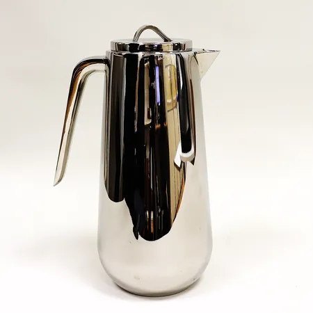 Termos Georg Jensen Helix, design Bernadotte  & Kylberg, höjd 27cm, polerat rostfritt stål. Skickas med postpaket.