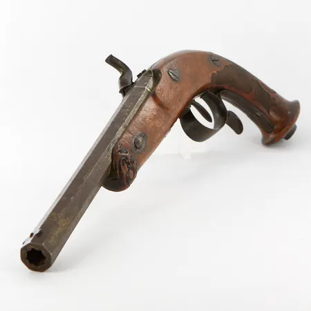 Slaglåspistol, 1800-tal, Tyskland, med namngravyr på pipa, spricka i träet vid hanen