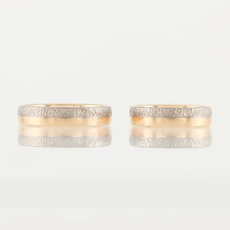 Ringar 2 st med gravyrer, storlek 17 ½ mm och 20 ¼ mm, 18k. Vikt: 12,5 g