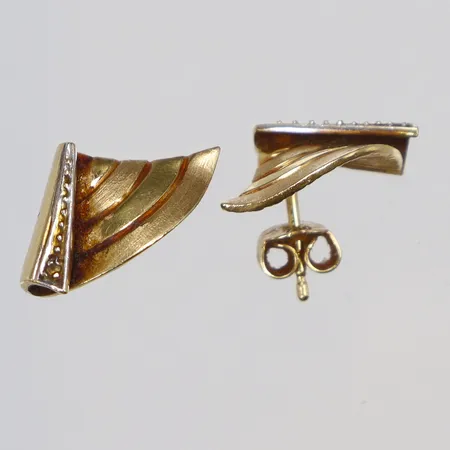 Ett par Örhängen tvåfärgade 11x10mm 18K Vikt: 3,3 g