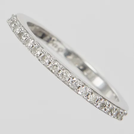 Alliansring med diamanter 16 x ca.0,01ct, Ø15¾, bredd: 1,6mm, GHA, personlig gravyr, vitguld, 18K Vikt: 2,4 g