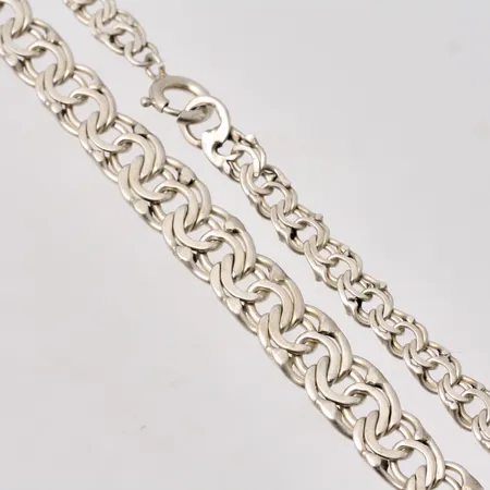 Collier i silver, 46,5cm, Bismarck, docerad, bredd 6,1-8,8mm, 830/1000, vikt 22,83g.