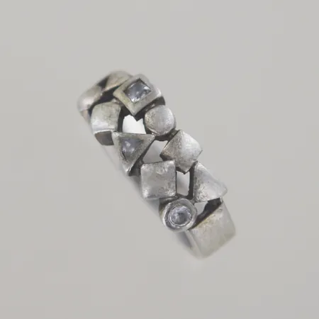 Ring med stenar, Ø 18 mm, bredd 7 mm, silver 925/1000 Vikt: 6,2 g