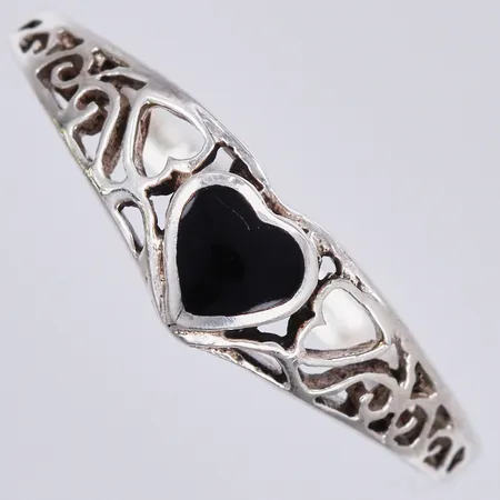 Ring med emalj, stl: 19½, bredd ca 1-6mm, 925/1000 silver Vikt: 1,9 g