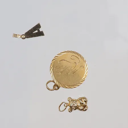 Hängen, slitet/gravyr, 18K Vikt: 2,1 g