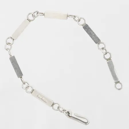 Armband, Nils Modéus, Jönköping år 2011, längd: 19,4 cm, bredd: 4 mm, 925/1000 silver. Vikt: 19 g