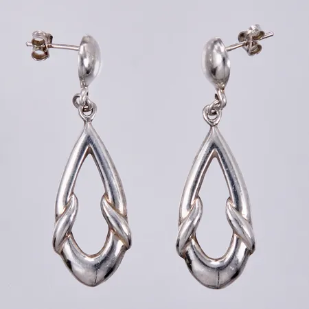 Ett par örhängen, längd ca 44mm, bredd ca 14mm, 925/1000 silver Vikt: 6,5 g
