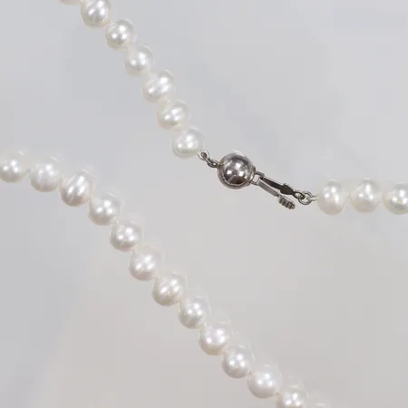 Pärlcollier med odlade sötvattenspärlor, längd ca 45cm, bredd 6mm, lås i silver, 925/1000, bruttovikt 35g Vikt: 35 g