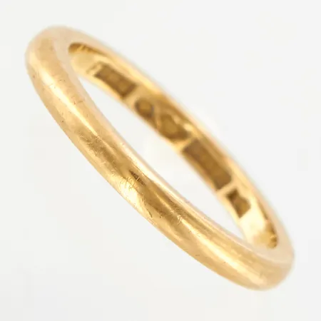 Ring slät, stl 17, bredd 2mm, gravyr, 20K Vikt: 3,7 g