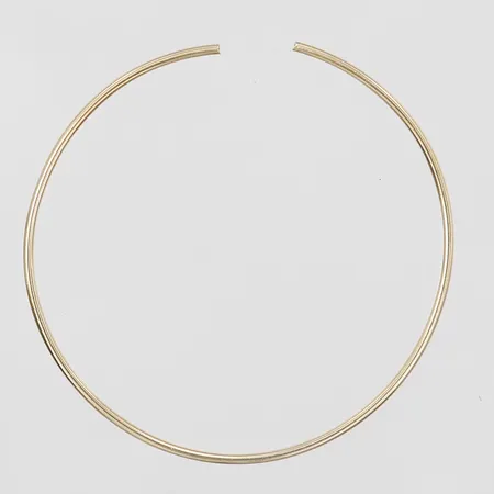 Del av örhänge, defekt, Ø 43 mm, bredd: 1 mm, saknar stämplar, defekt, 14K guld. Vikt: 0,8 g