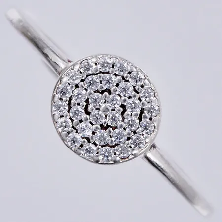 Ring med vita stenar, stl: 17, bredd ca 1-7mm, 925/1000 silver Vikt: 1,2 g