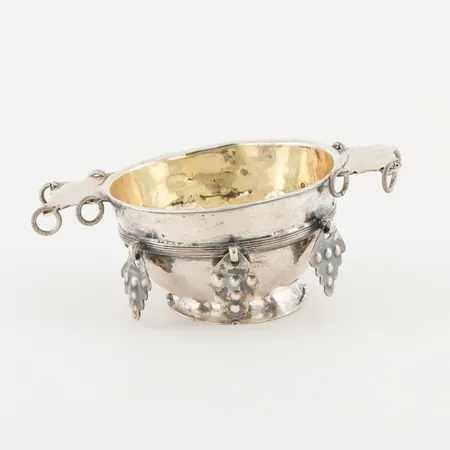 Kåsa silver, troligen Erik Linderoth d ä Umeå 1824-1869, längd ca 9.5 cm, sned/ojämneter. Vikt: 47,2 g