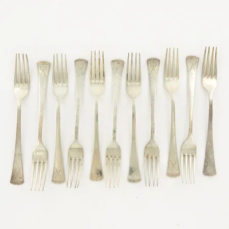 11 dessertgafflar, 14,6cm, monogram, silver 830/1000 Vikt: 274,1 g