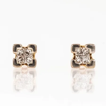 Örhängen i 18K guld med 8 x ca 0,02ct pricesslipade diamanter. De är 4,5 x4,5 mm och väger 1,7g. Stämplad GHA, 750. 