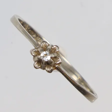 Ring i vitguld med diamant 1xca0,02ct stl 17¼ bredd 1,5-4mm, BCK, 18K  Vikt: 1,4 g