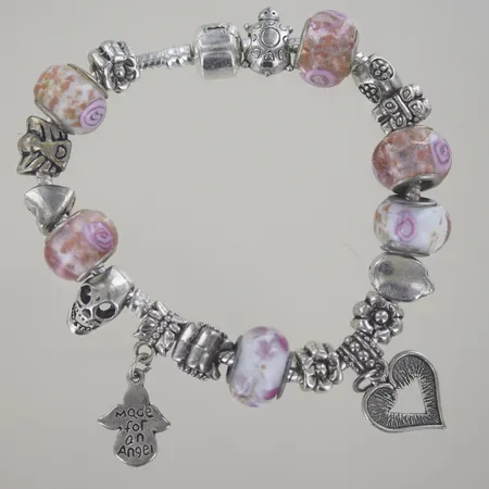 Armband med berlocker, längd 20 cm, okänd metall