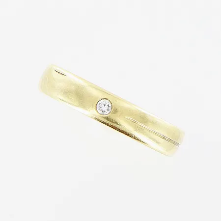 Ring, diamant 0,025ct enligt gravyr, stl 15¼, bredd 3,5mm, gravyr, 14K Vikt: 3,2 g