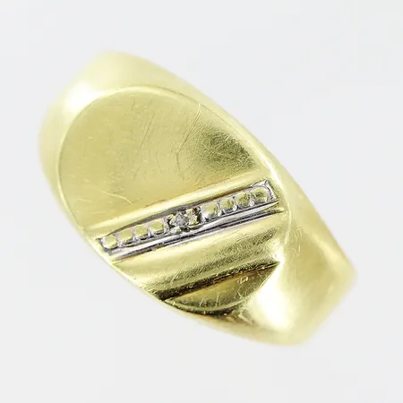 Klackring, diamant ca 0,005ct, stl 19½, bredd 3,5-11mm, slitage, 14K Vikt: 3,2 g