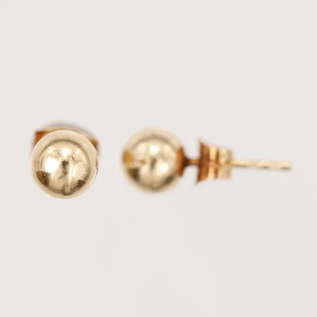 Ett par örhängen, Ø 5 mm, 18K guld. Vikt: 0,7 g