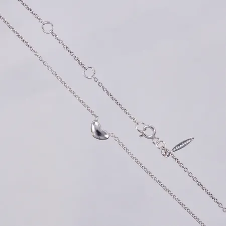 Collier Drakenberg längd ca 40-45cm, bredd ca 1-5mm, 925/1000 silver Vikt: 3 g