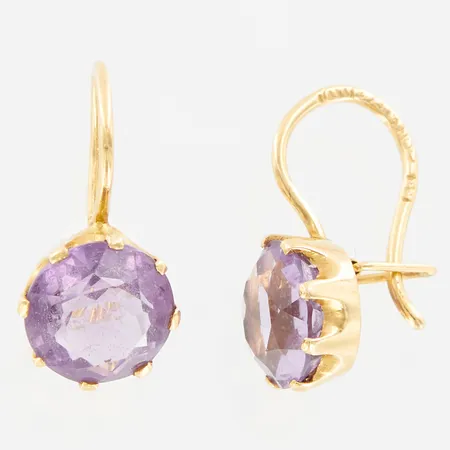 Ett par örhängen med lila stenar, 19x10mm, 18K Vikt: 3,4 g
