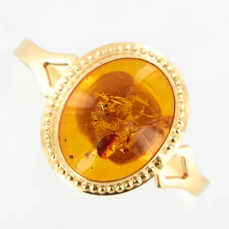 Ring med bärnsten, GFAB, stl 17, bredd ca 12mm, 18K Vikt: 1,2 g