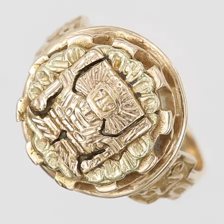 Ring, stl: 16¼, bredd: 2,5 - 15 mm, saknar stämplar, 18K guld. Vikt: 5,4 g