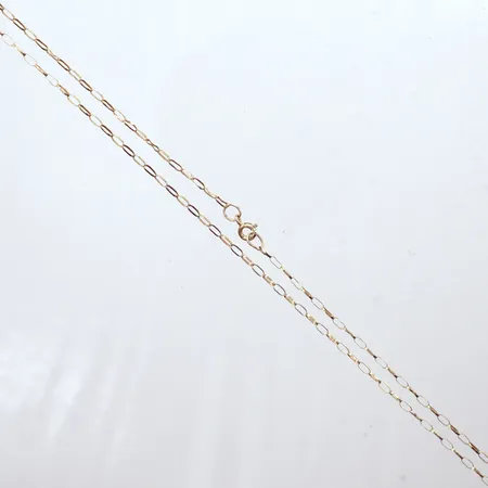 Kedja, längd 64cm, bredd 1,9mm, något ojämn i öglorna, 9K Vikt: 2,1 g