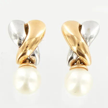 Ett par örhängen med odlade pärlor, 16x8mm, gul/vitguld, 18K Vikt: 2,9 g