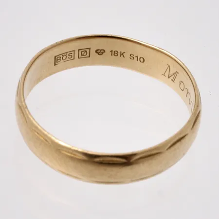 Defekt guld, 18K, vikt 3,72g.