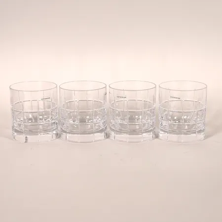 Fyra whiskyglas, Street Old Fashioned, formgiven av Jan Johansson för Orrefors, volym: 25 cl, höjd: 8,5 cm, Ø 7,5 cm, blyfritt kristallglas, i originalförpackning. Nypris: 1329:- Vikt: 0 g