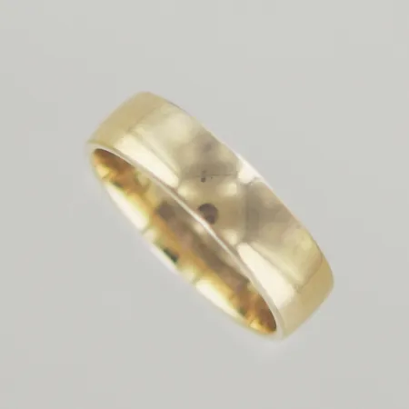 Ring, Ø 16½ mm, bredd 5 mm, graverad, 18K Vikt: 4,6 g
