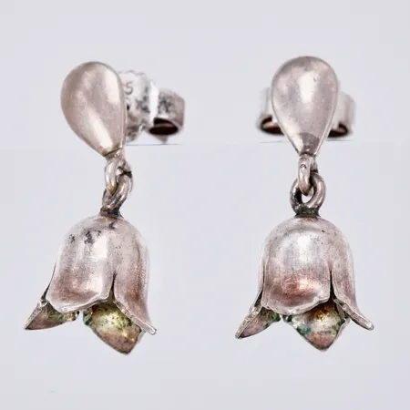 Ett par örhängen, längd ca 18mm, bredd ca 2-7mm, 925/1000 silver Vikt: 1,8 g