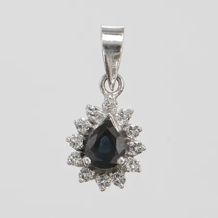 Hänge med safir samt vita stenar, 19,5x9,3mm, vitguld, 18K Vikt: 1,4 g