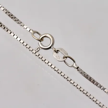  Kedja i 18K guld, 41cm, Venezia, bredd 1mm, vikt 4,04g.