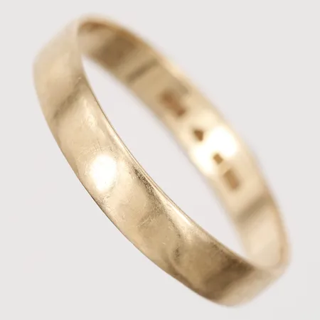 Ring, slät, stl: 19¼, Odenguld AB, Köping, gravyr, 18K guld Vikt: 2,4 g