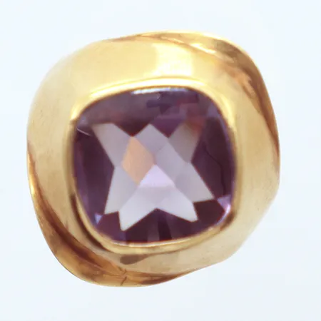 Ring lila sten,  Present-O Smycketjänst Bo Davidsson, Falköping, år 1960, Ø19, 18k   Vikt: 5,6 g