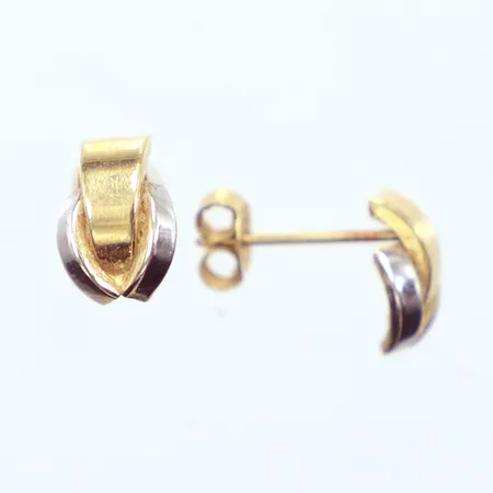 Ett par örhängen tvåfärgade, längd 9,0mm, bredd 6,3mm, 18K Vikt: 0,7 g