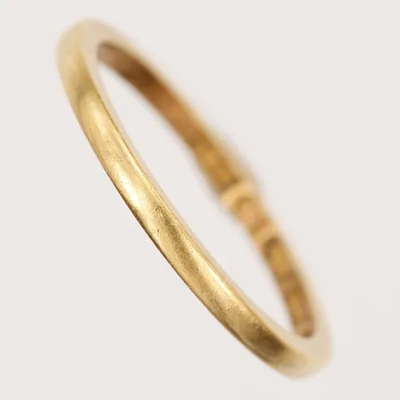 Ring, stl 18, gravyr, 23K Vikt: 2,9 g
