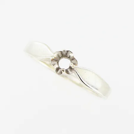 Ring, defekt, sten saknas, vitguld, 14K Vikt: 2,8 g